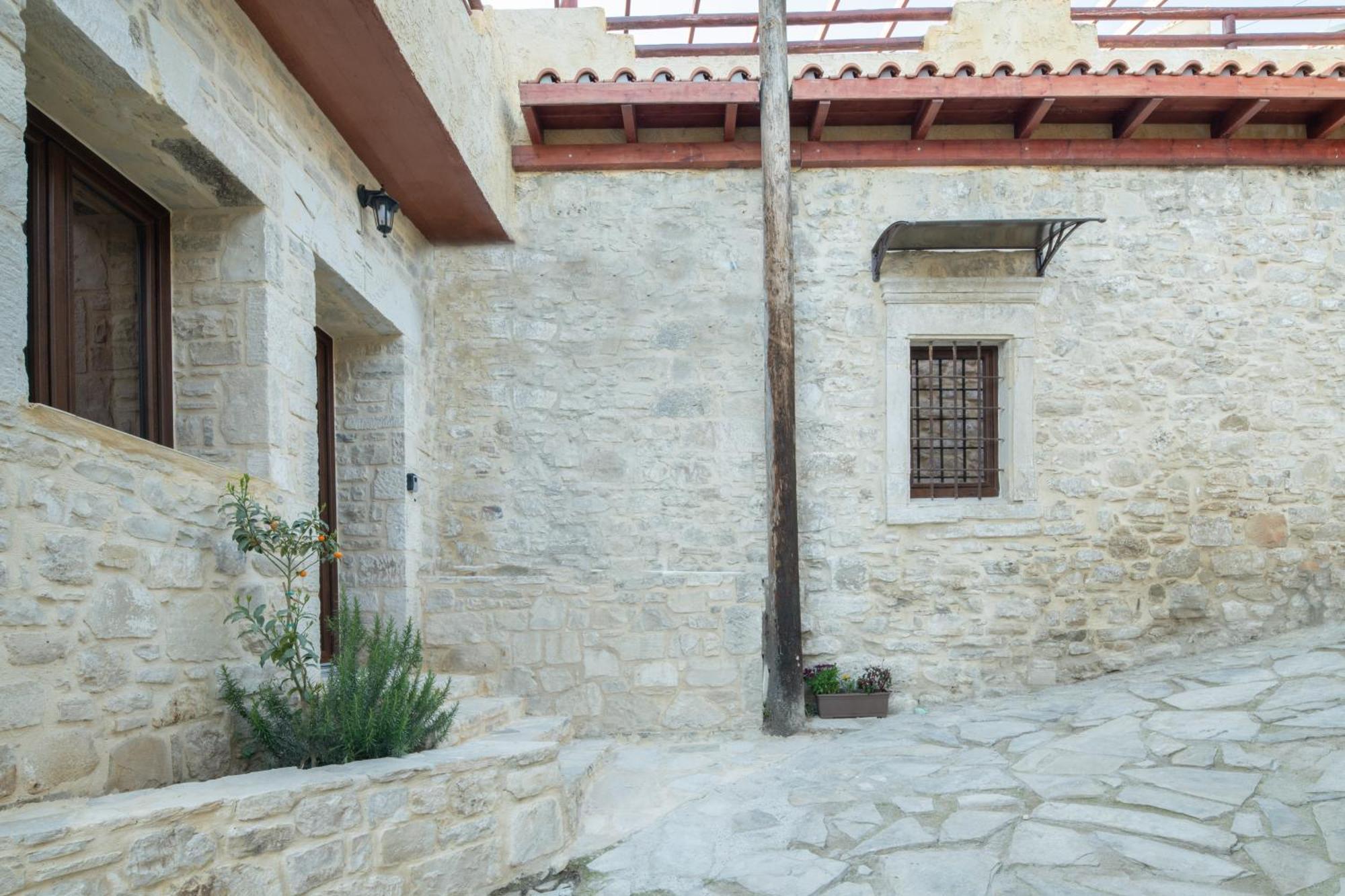 Draganigo Luxury Stone Houses 40 Min From Matala Ano Moulia Esterno foto